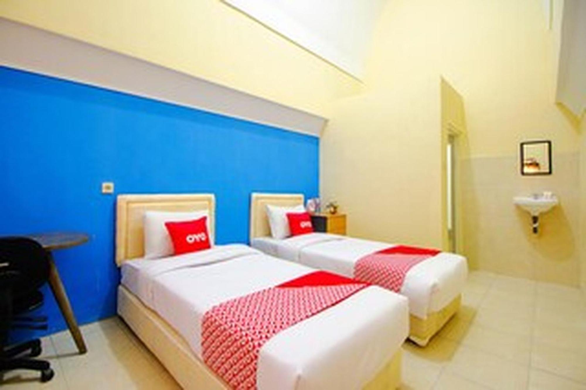 Oyo Life 1643 Grand Monica Hotel 2*